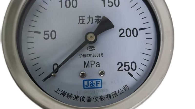 在工业控制中，选择合适的称重仪表和传感器至关重要。以下是一些选择要点：